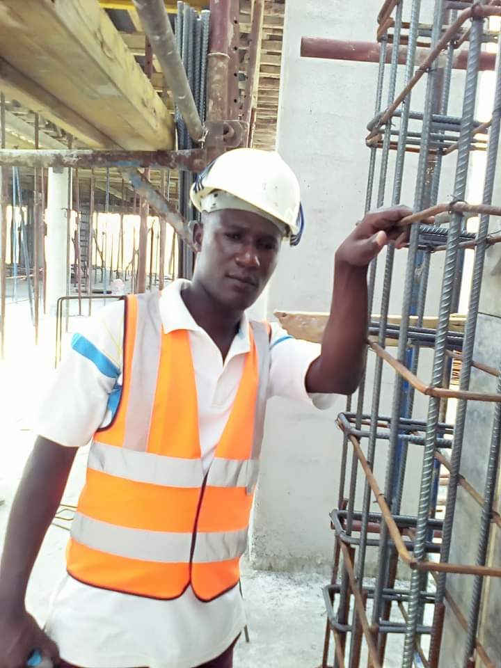Olatunde Farinu Surveyor real estate ppt